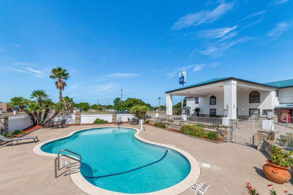 Best Western George West Executive Inn Extérieur photo